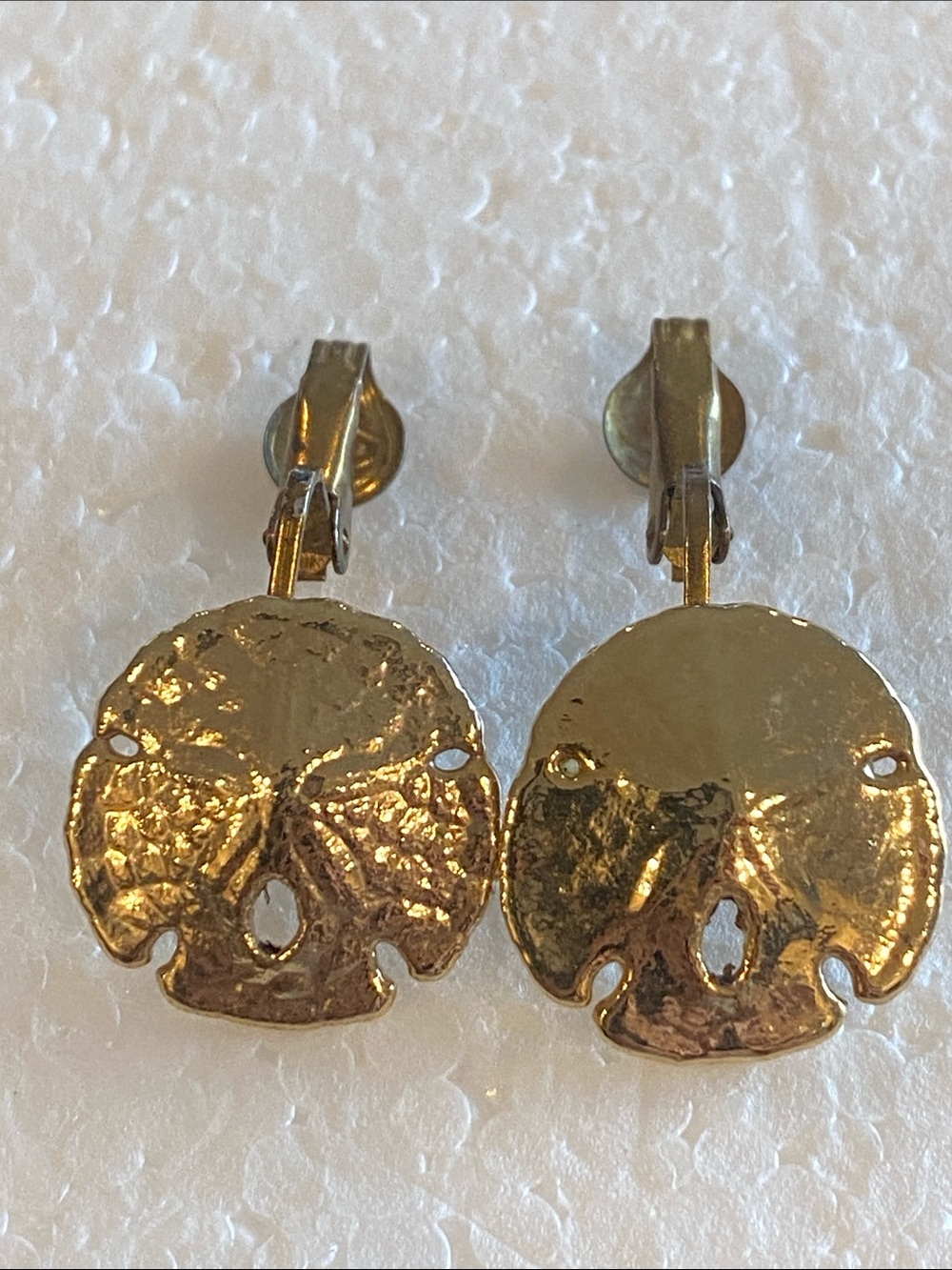 Vtg Gold Sand Dollar Clip-On Earrings - Women Jewelry